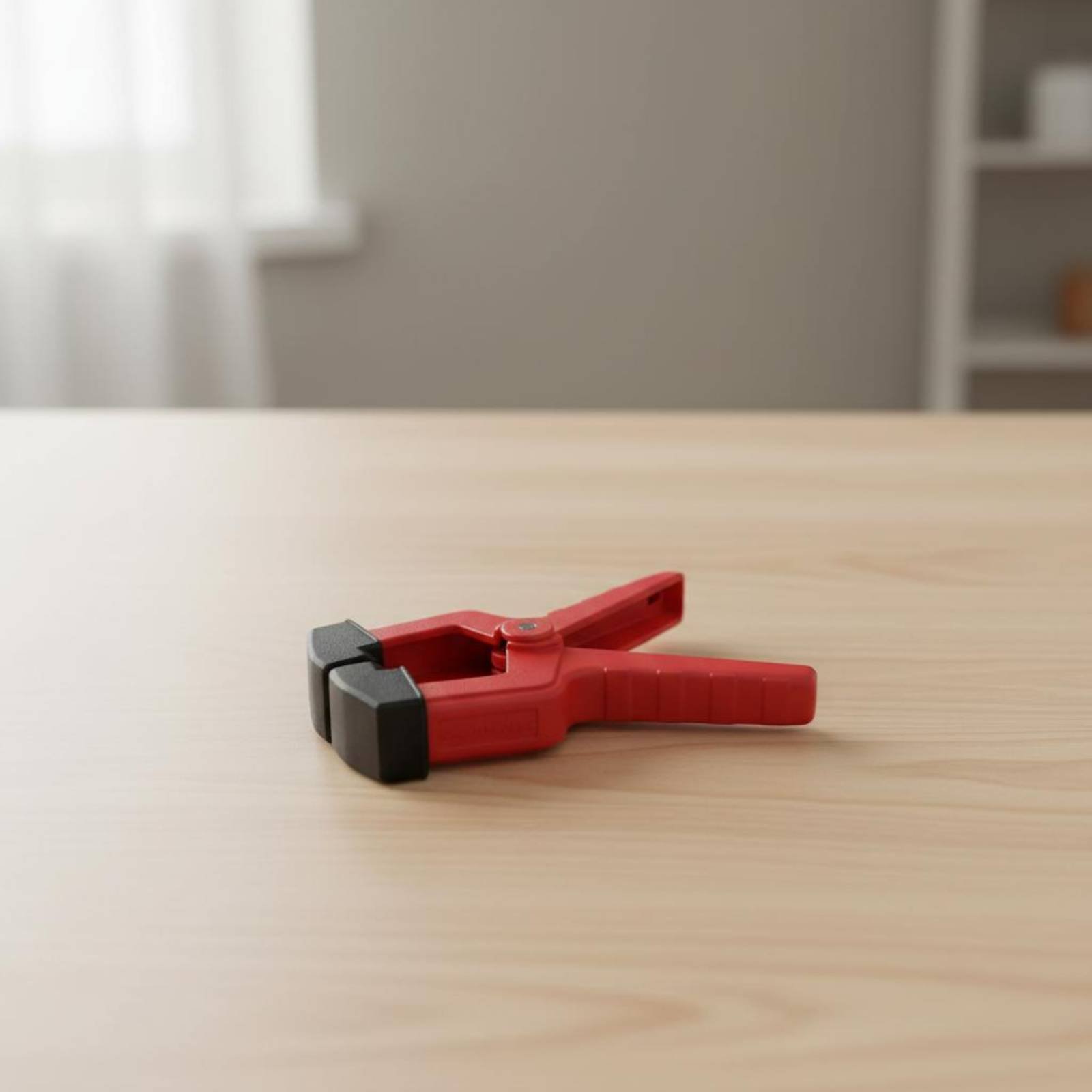 Pince triangulaire rouge en pl - Workshop Hand Tools avis et prix